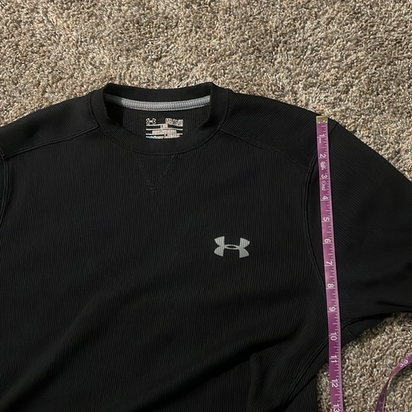 Man under armour shirt - Picture 6 of 6
